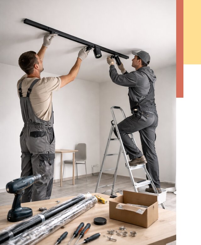 Установка трековых светильников в натяжной потолок в Лыткарино от 4302 руб. | ОТДЕЛОЧНИК-Лтк